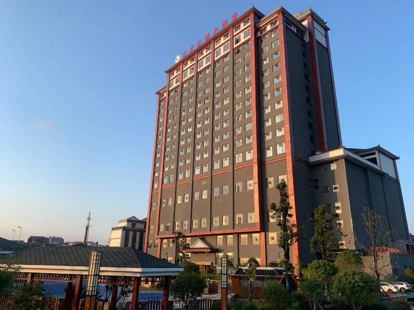 武汉四星级酒店最大容纳1400人的会议场地|木兰水镇大饭店的价格与联系方式